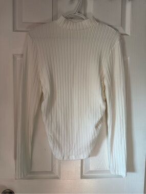 Ribbed Mock Neck Long Sleeve Top - white